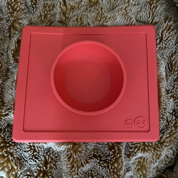 NWOT Happy Bowl by EZ PZ in red - Picture 1 of 3